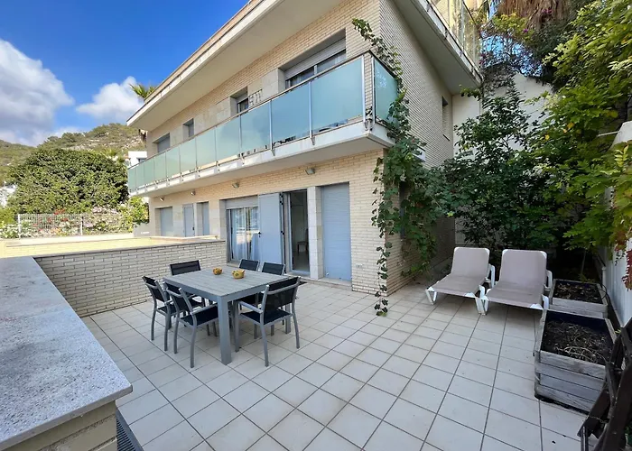Tranquil Duplex In Sitges, Barcelona,Sea Views, Parking, Terrace